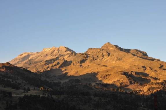 A belíssima montanha de Iztaccihuatl, perto de Amecameca, na região central do México